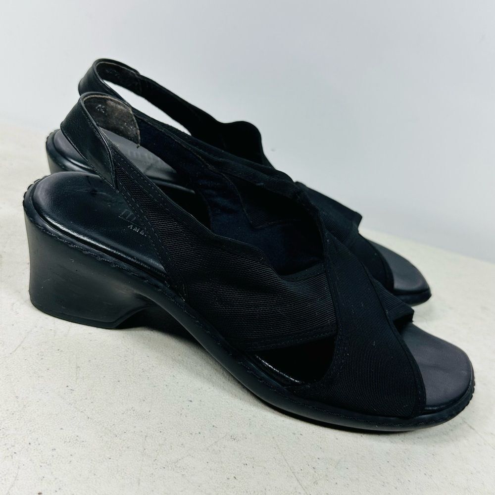 Munro Women's Elegant Black Sandals size 6,5W - Picture 2 of 8